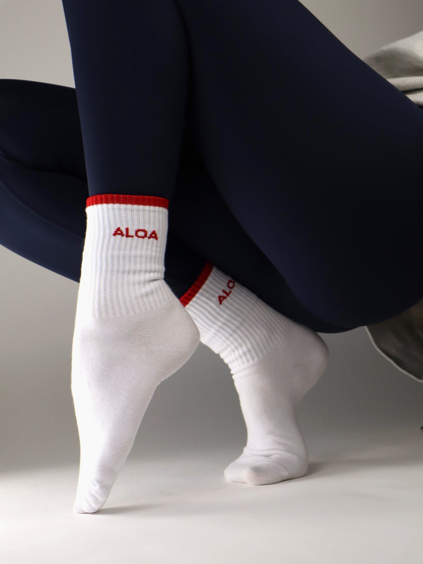 ALOA The Label - Striped Crew Socks - White/Vintage Red