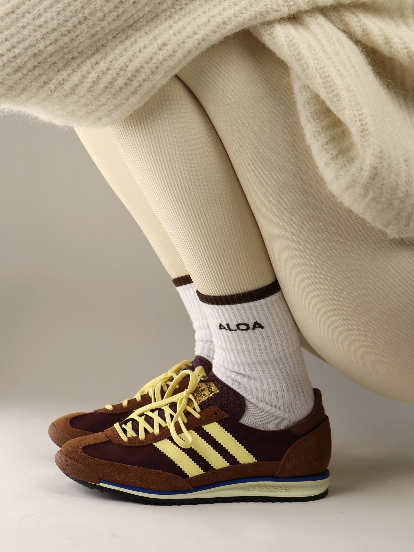 ALOA The Label - Striped Crew Socks - White/Chocolate